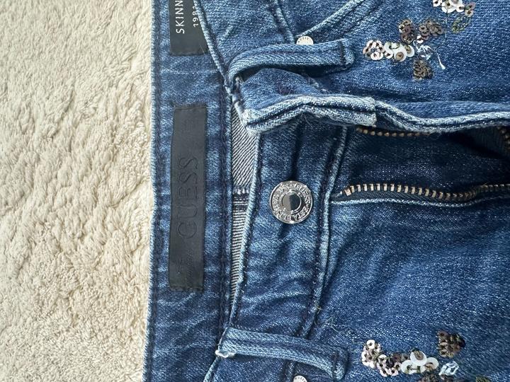 Джинсы GUESS