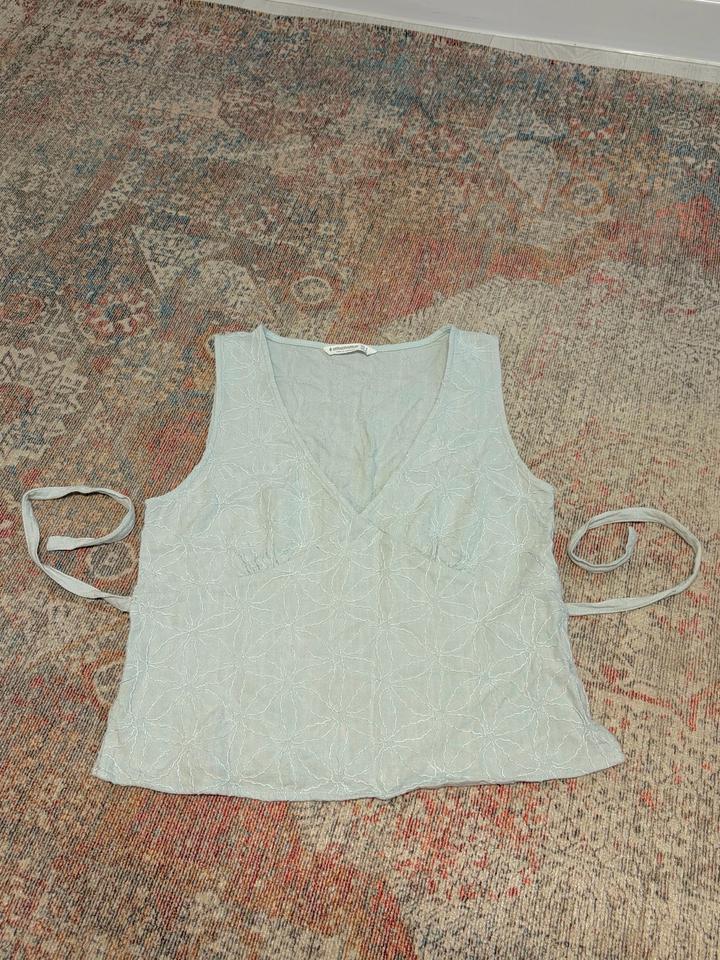 Летний голубой топ из Stradivarius