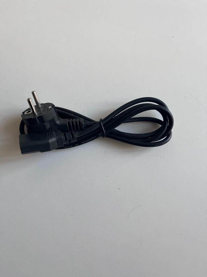 Трехпроводные кабели с разьемом IEC-C13 на 10 А