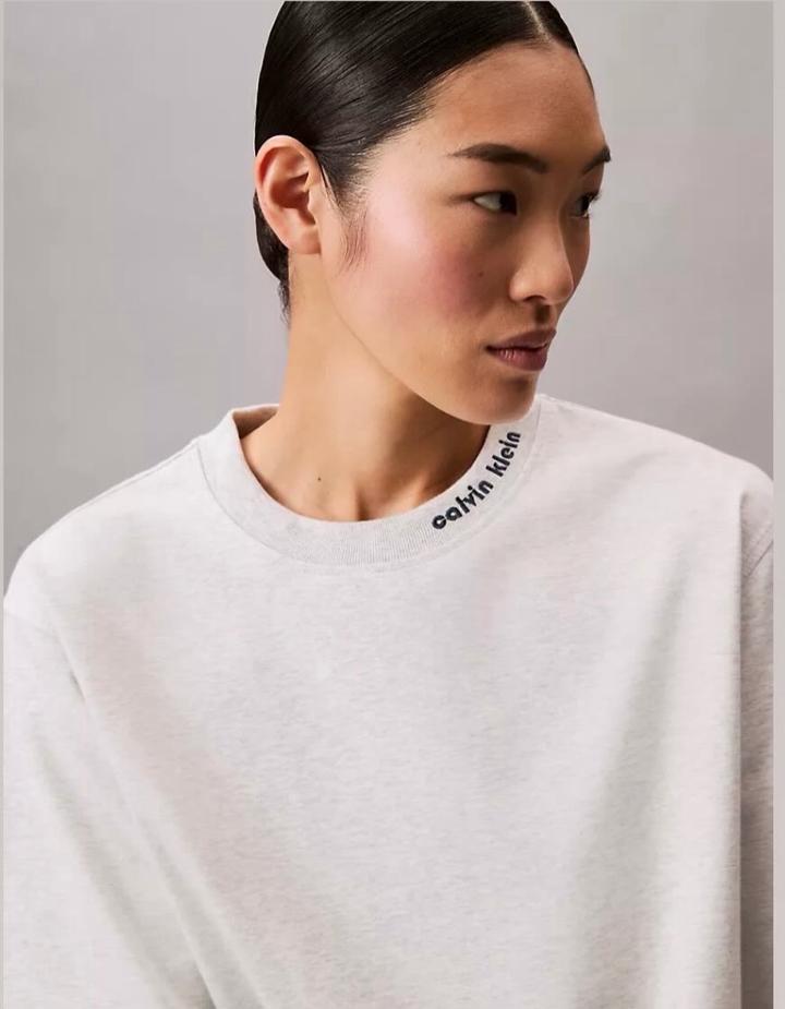 Футболка от Calvin Klein