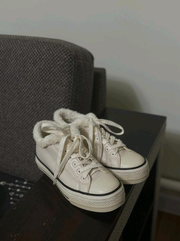 Кроссовки кеды,новые гетры-в подарок,(SXL2B3-скидка 2000)