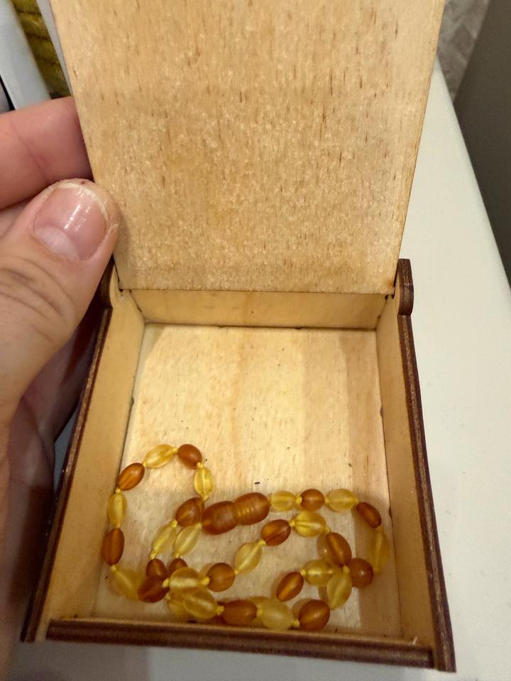 Янтарные бусы