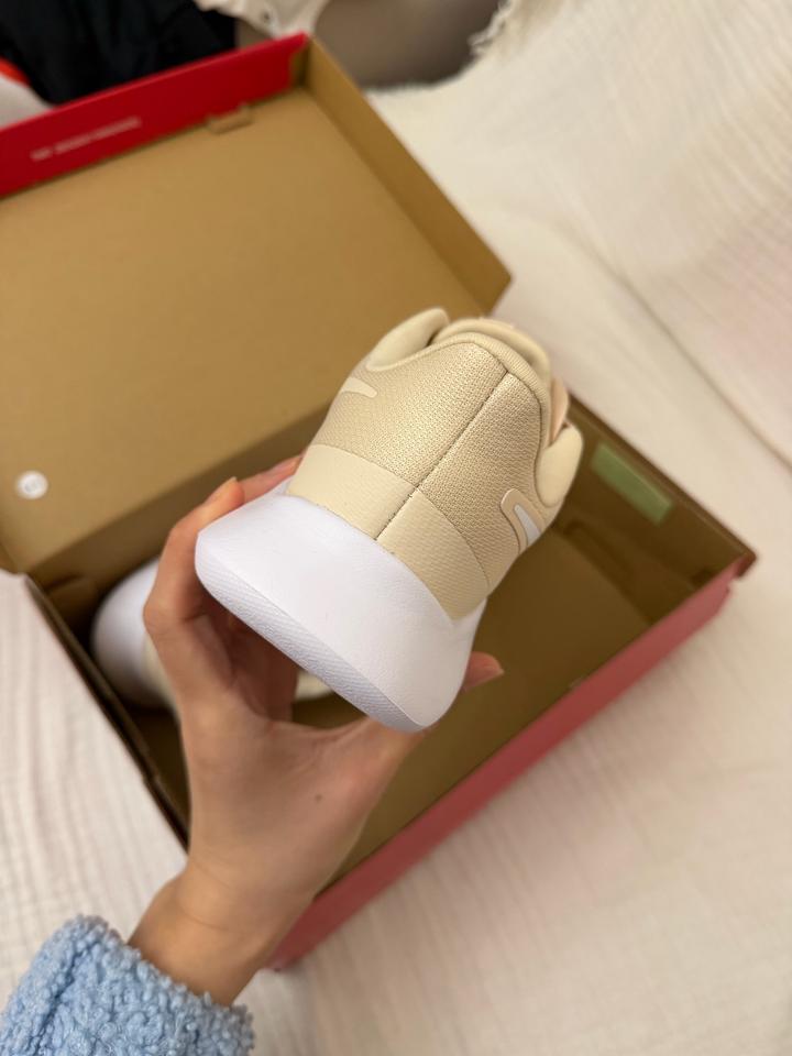 Женские кроссовки Reebok