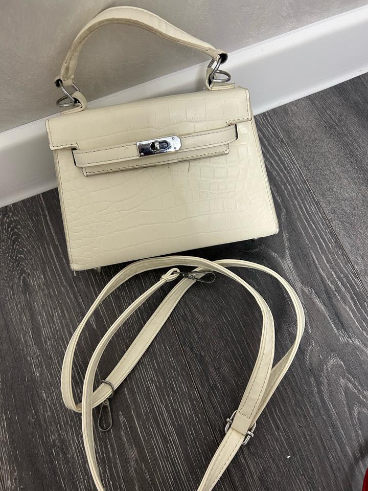 Сумкв белая