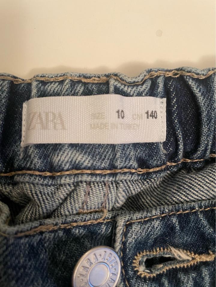Джинсы Zara