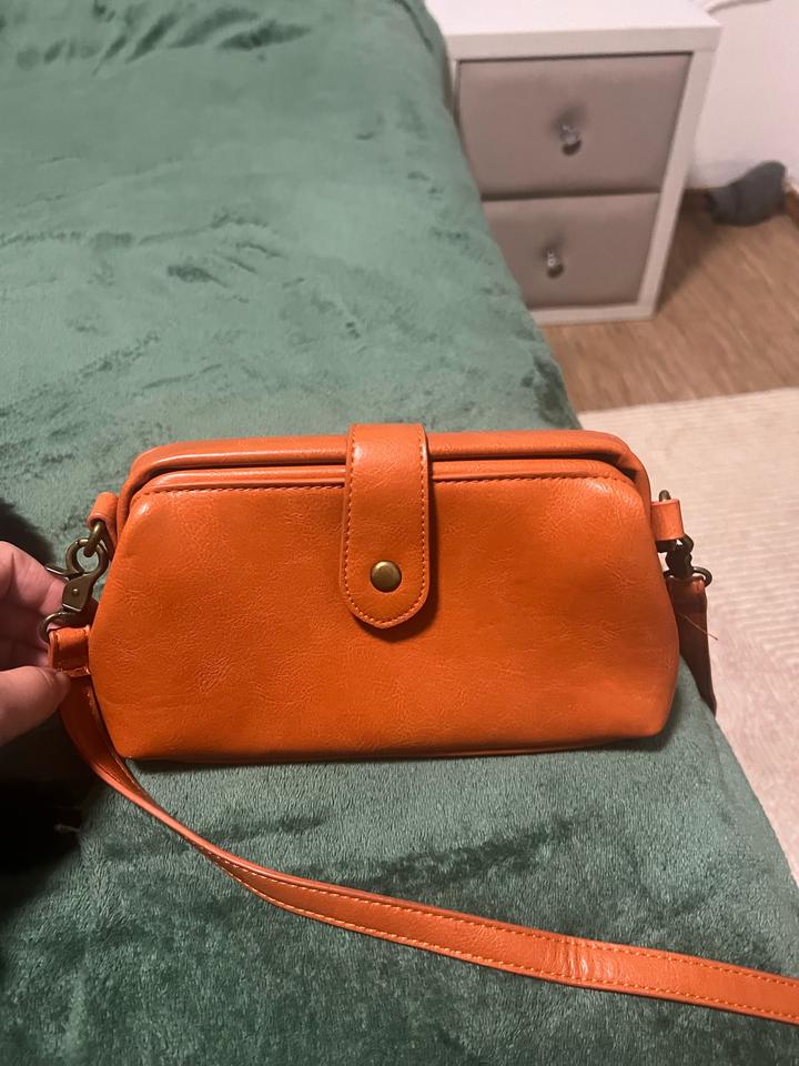 Оранжевая сумочка