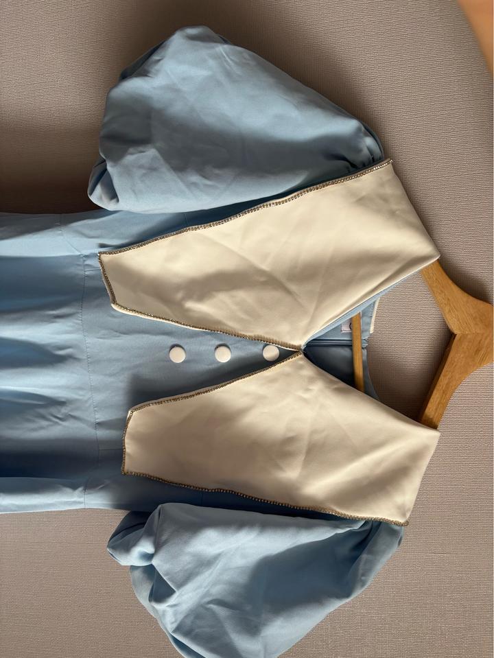 Платье с буфами