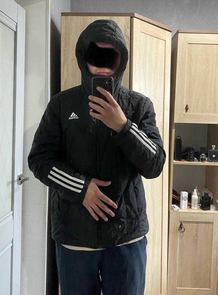 продам куртку adidas