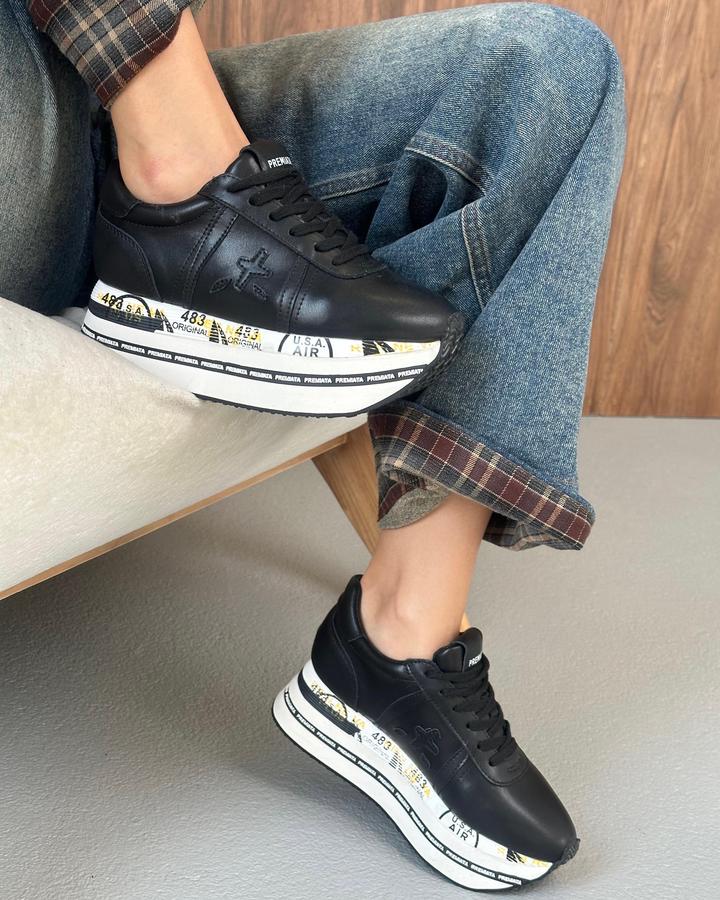 Кроссовки от бренда Premiata