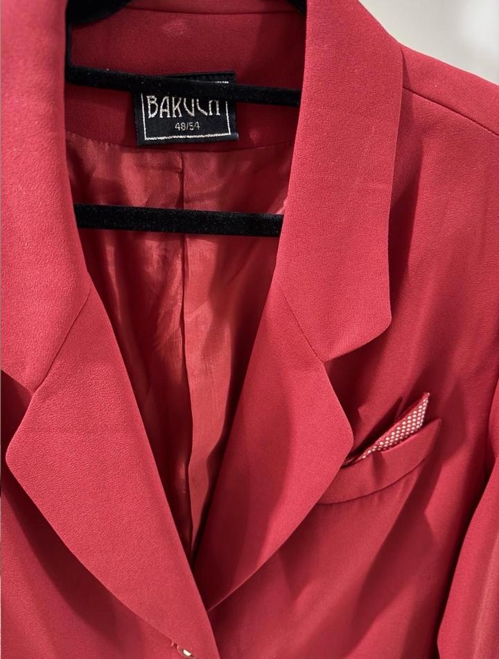 Пиджак красный