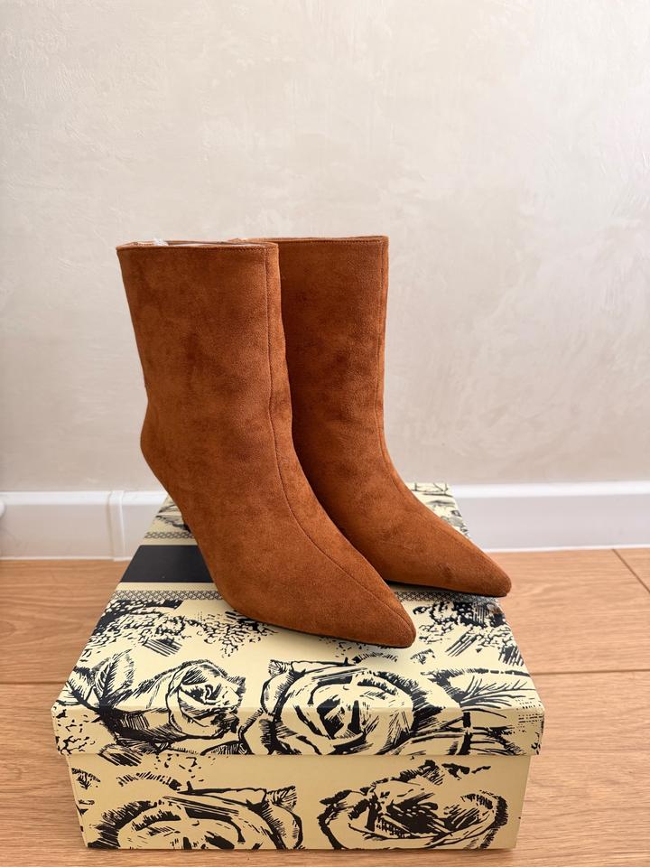 Сапоги из натуральной замши новые