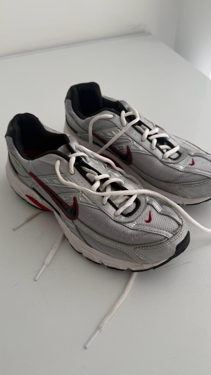 Nike кроссовки