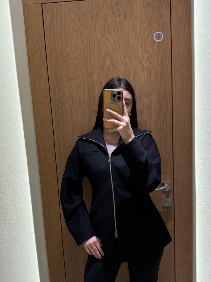 Бомберы подчеркивающий талию