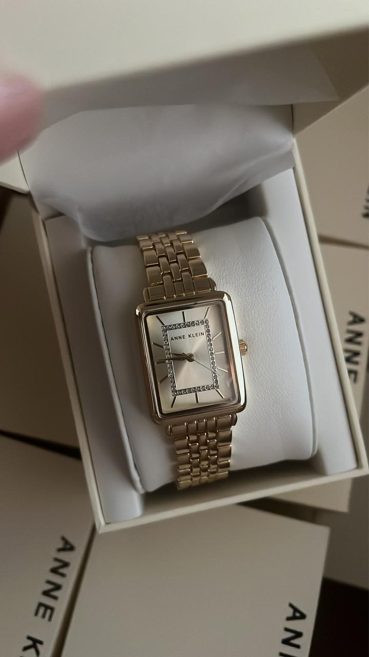 Часы бренда Anne Klein