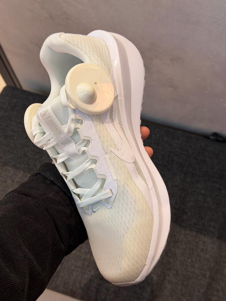 Женские кроссовки от Nike