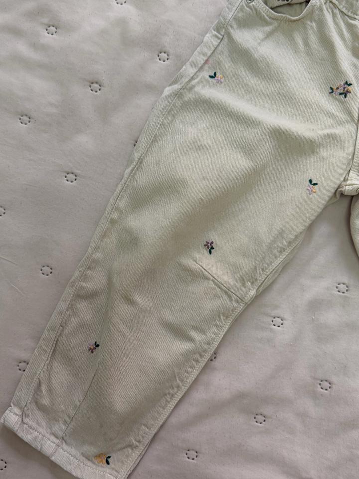 Джинсы Zara