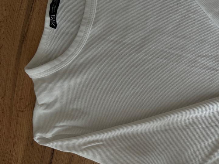 Белая кофта базаовая