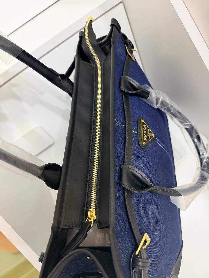 Новая сумка Prada