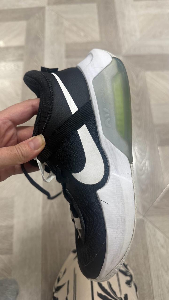 Кроссовки Nike