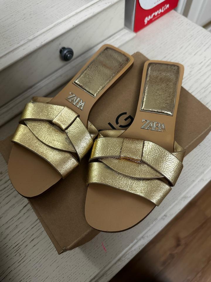 Шлепанцы Zara