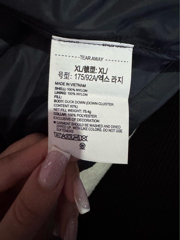 Женская жилетка от Under Armour, размер М