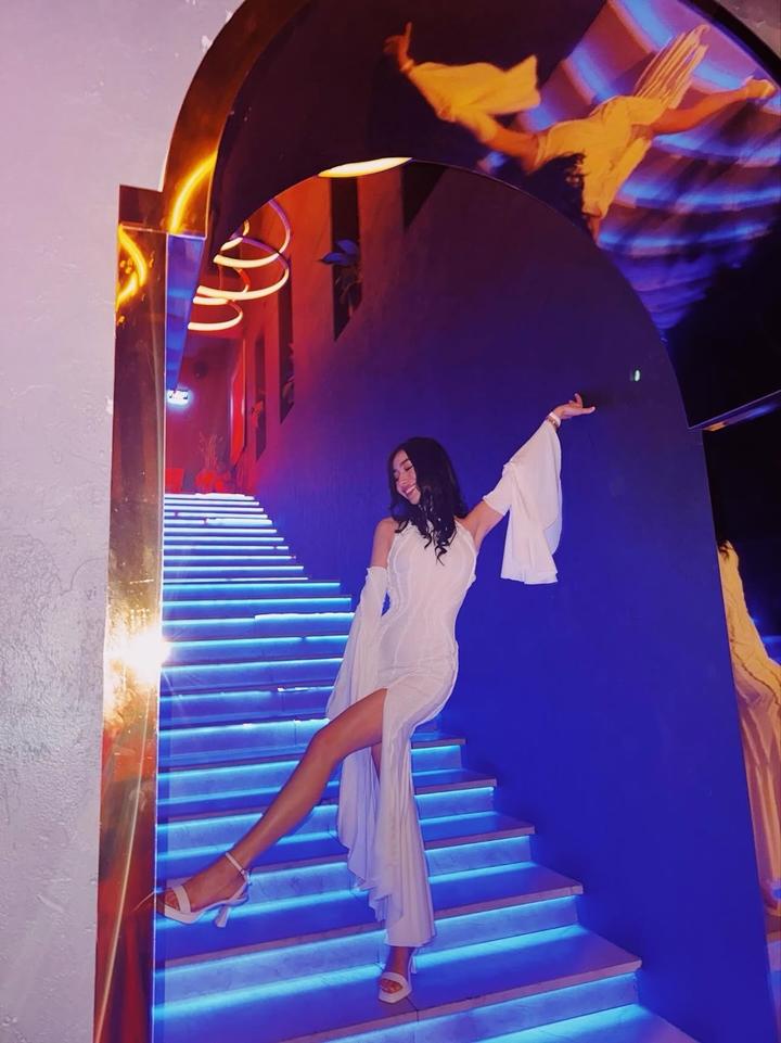 Белое платье МАБЕГАН