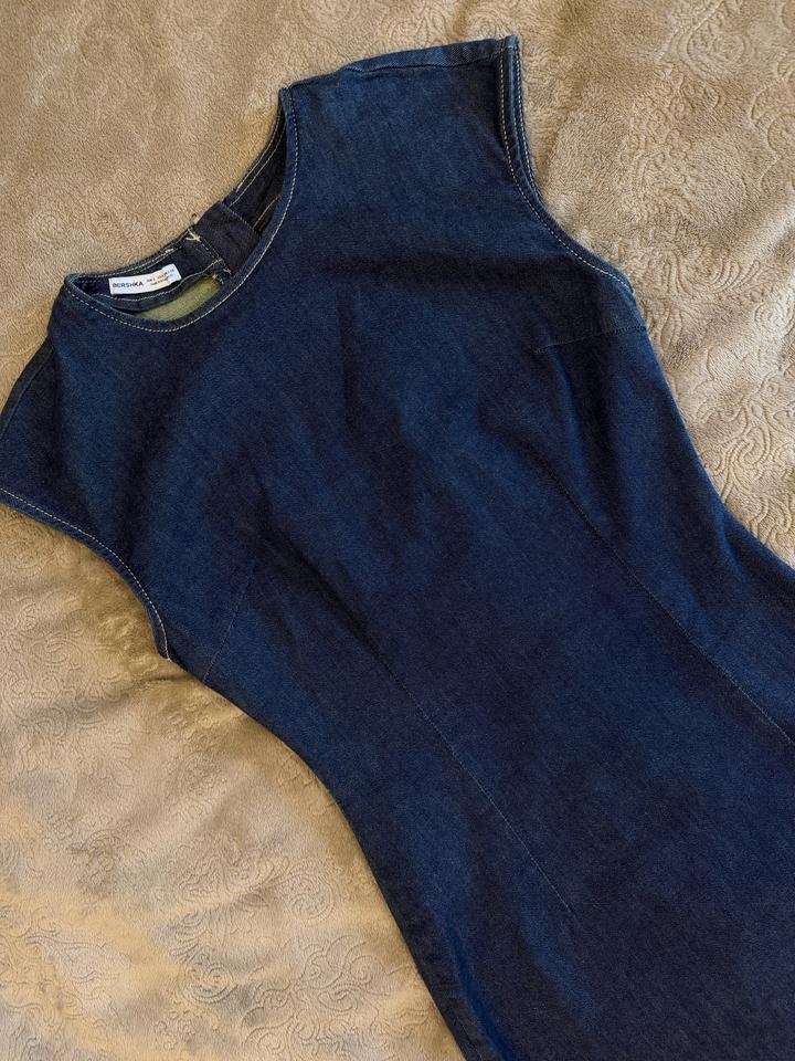 Летнее платье BERSHKA