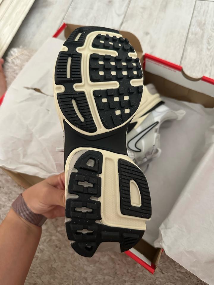 Кроссовки Nike V2K Run