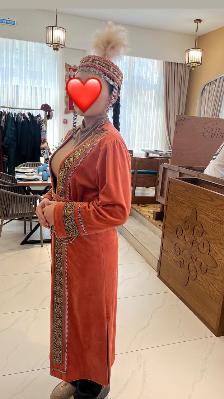 Қазақша шапан және сәукеле