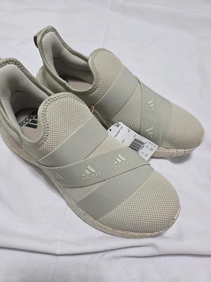 Женские кроссовки Adidas
