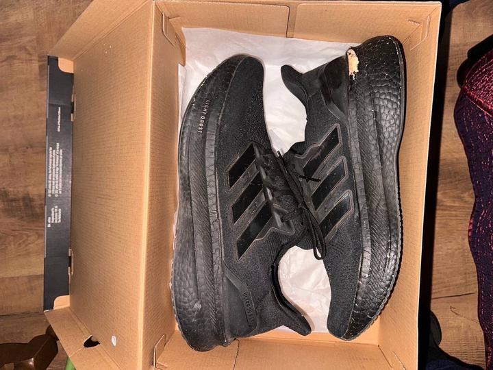 Оригинальные кроссовки Adidas