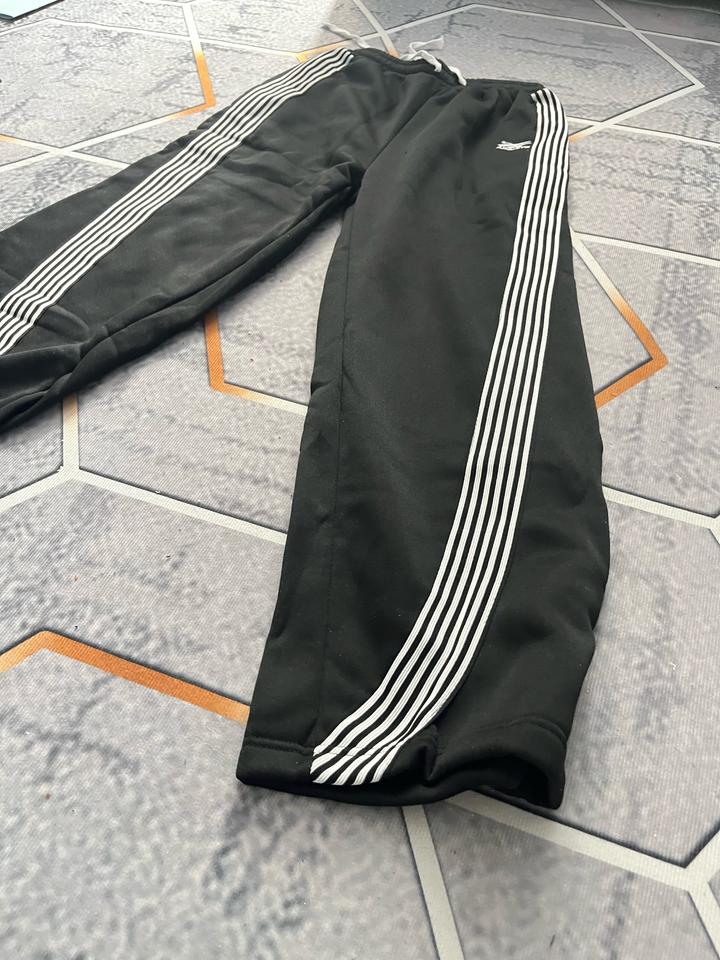 Черные штаны Ariyz