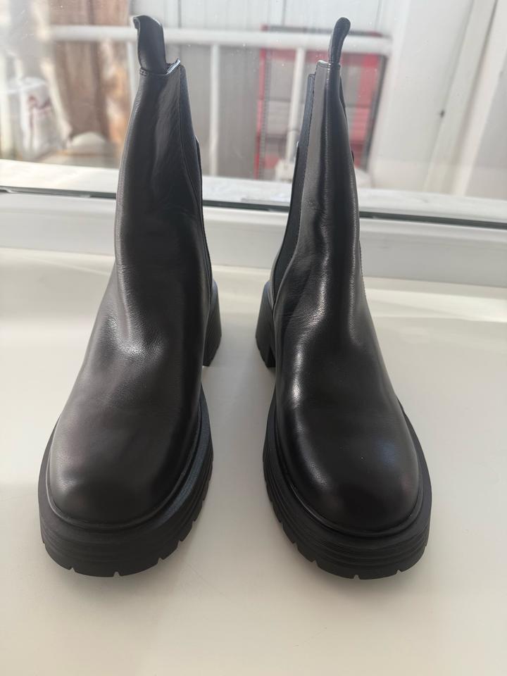 Ботинки зимние женские