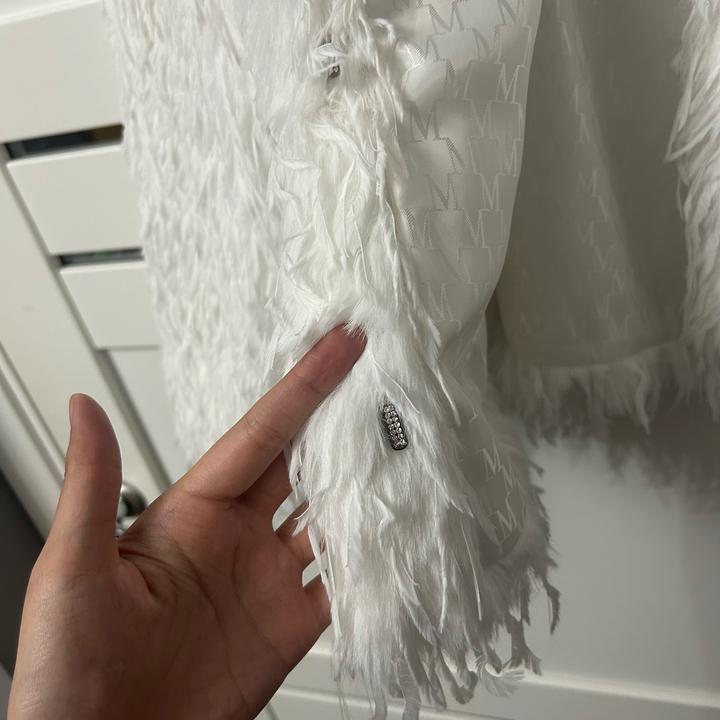 Трендовая шубка искусственная