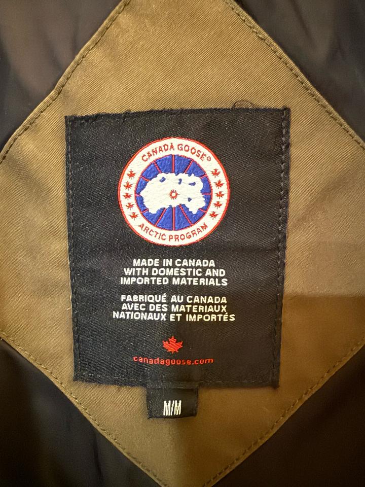 Пуховик CANADA GOOSE