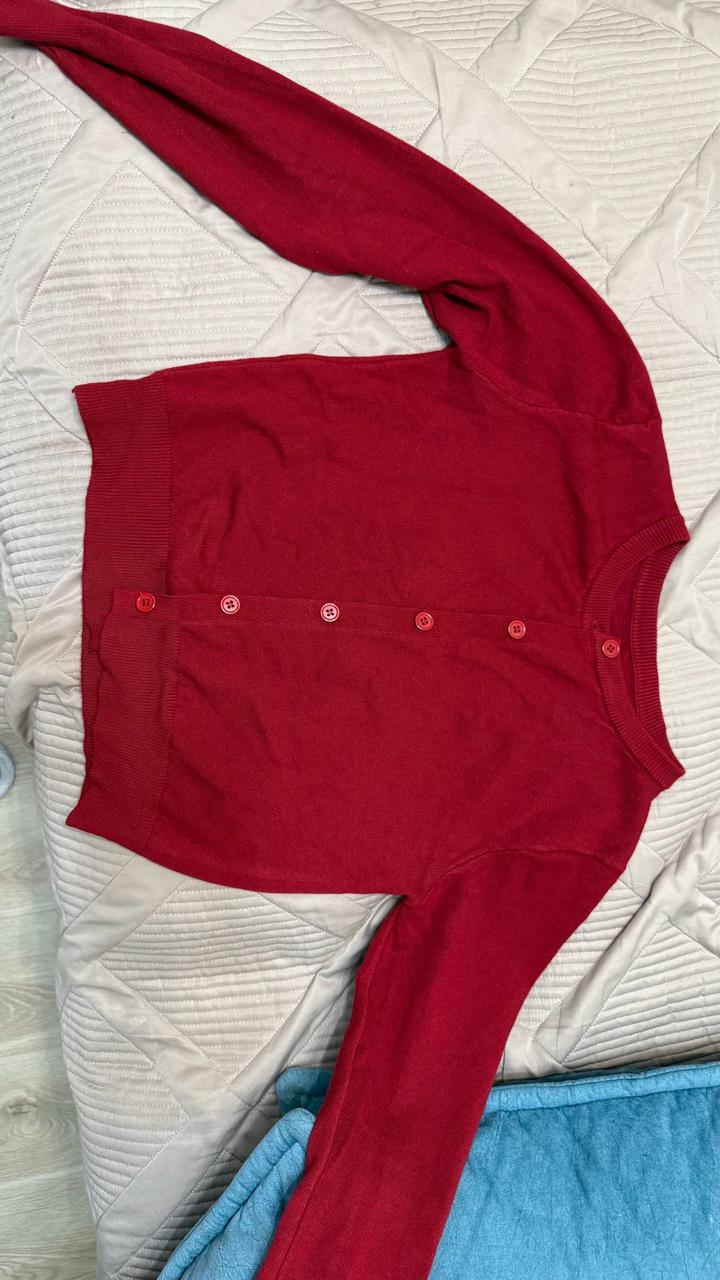 Красный кардиган