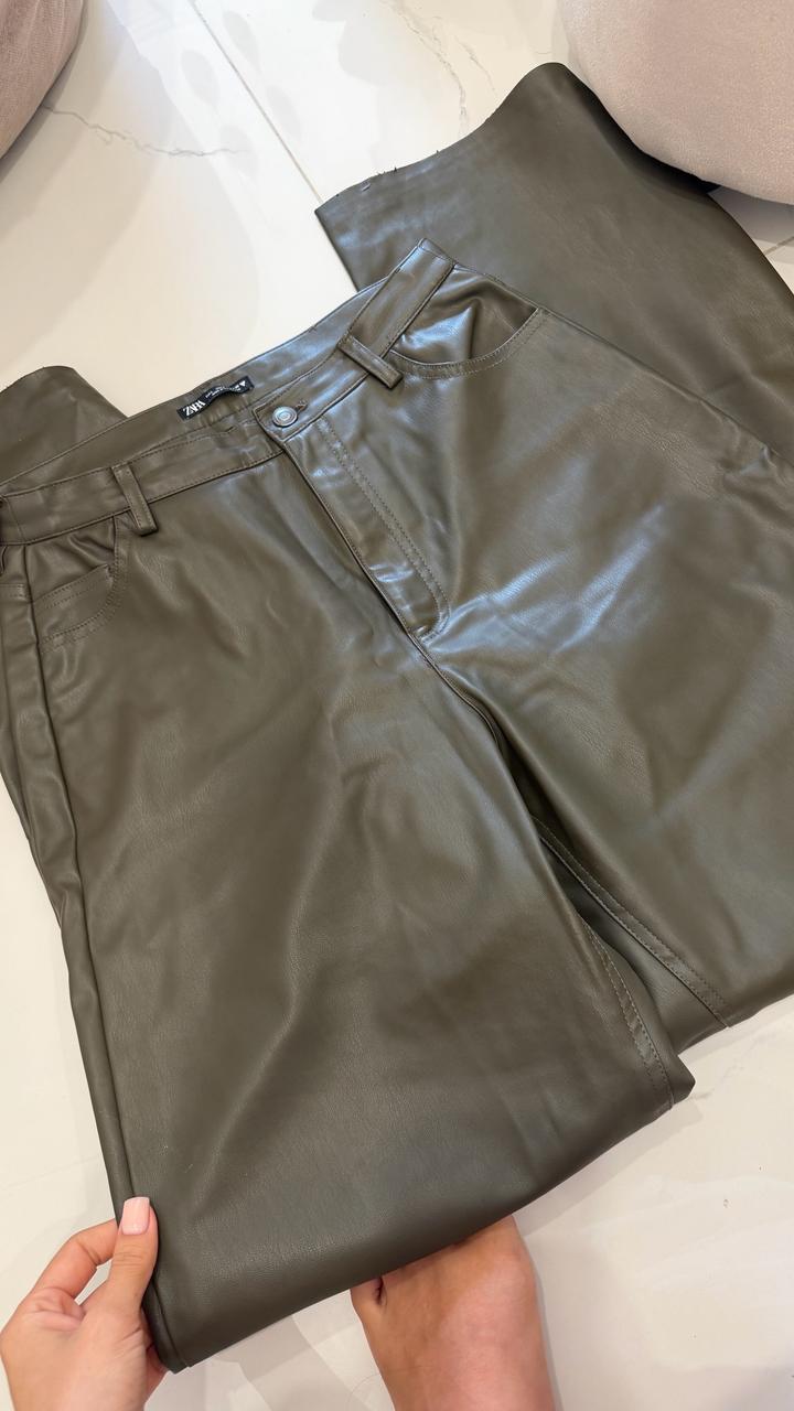 Кожаные брюки ZARA, цвет хаки