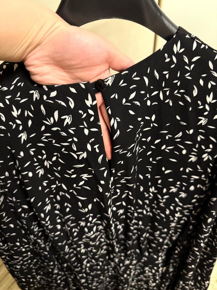 Черное платье в цветочек Lichi