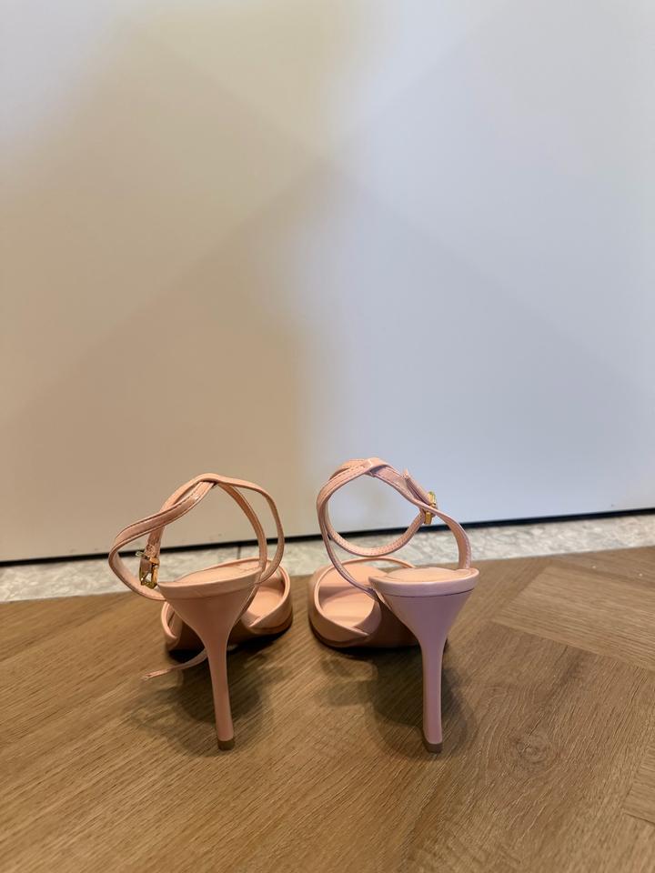 Босоножки Zara