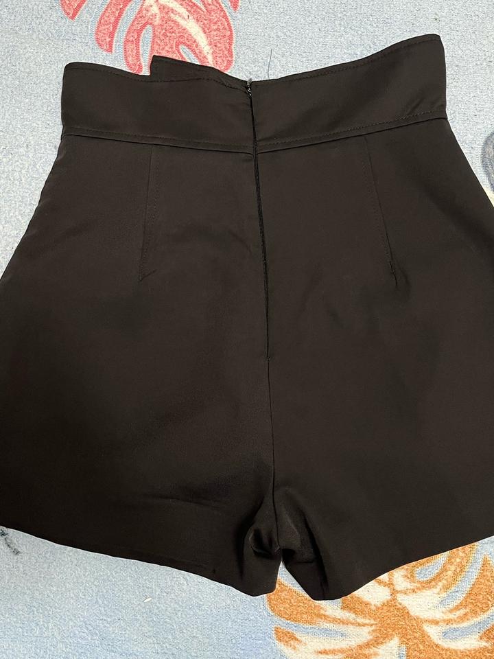 Короткая юбка-шорты