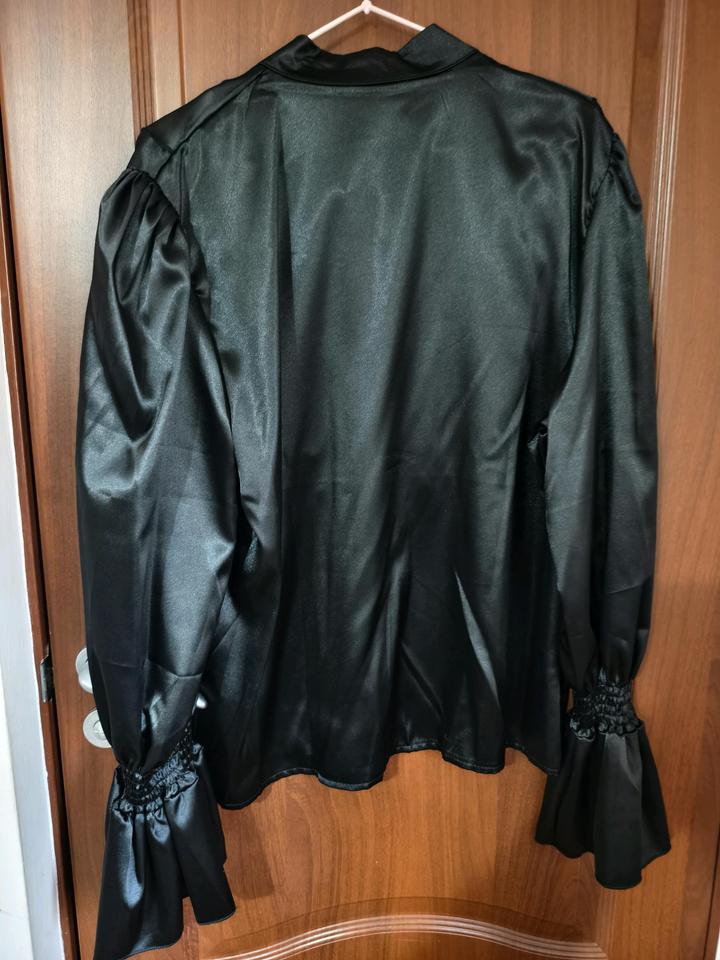 Блузка атласная