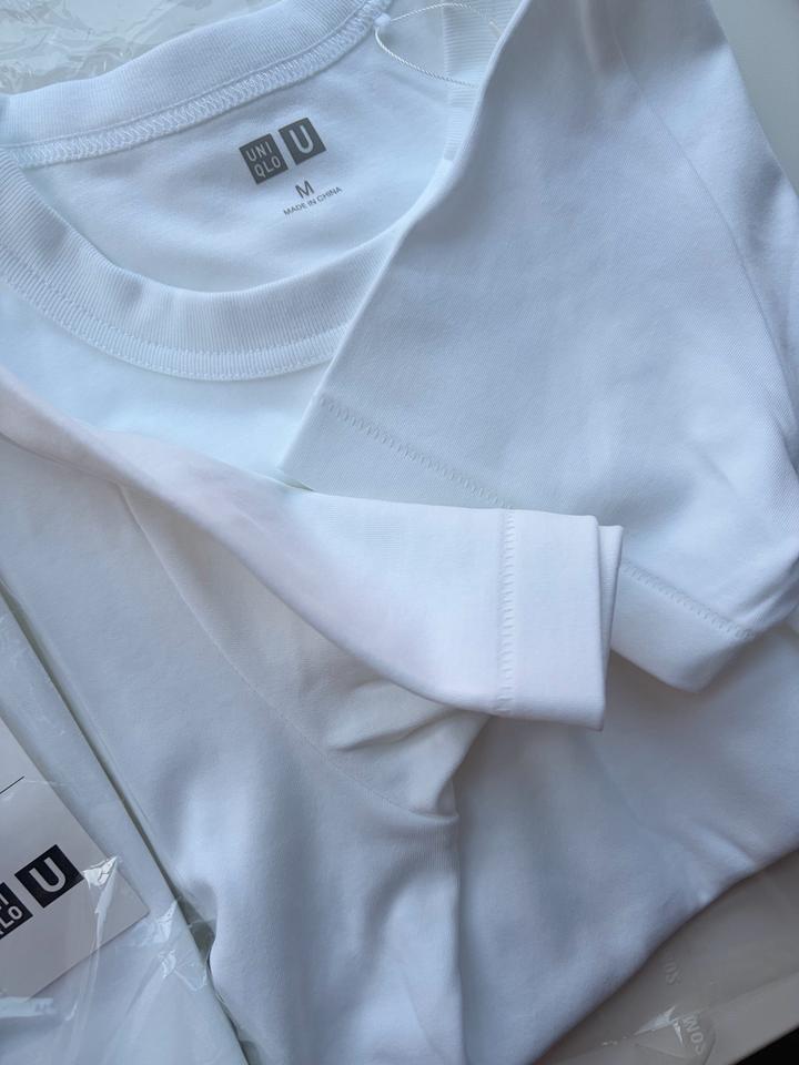 Футболки Uniqlo