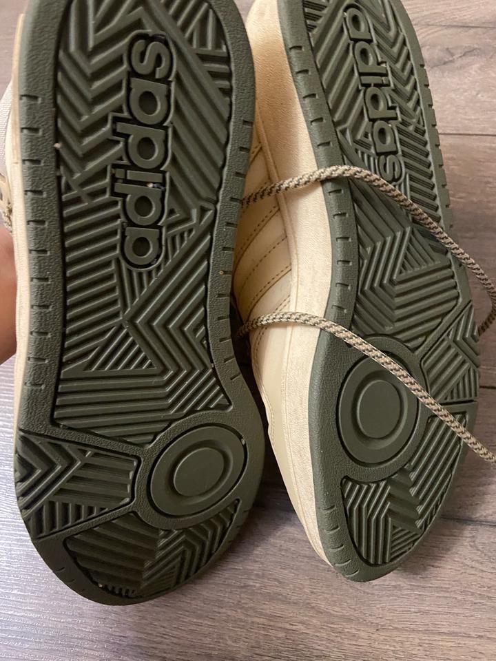 Демисезонные кроссовки