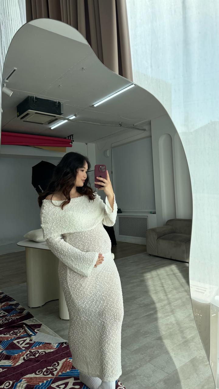 Платье белое с открытыми плечами на фотосессию.