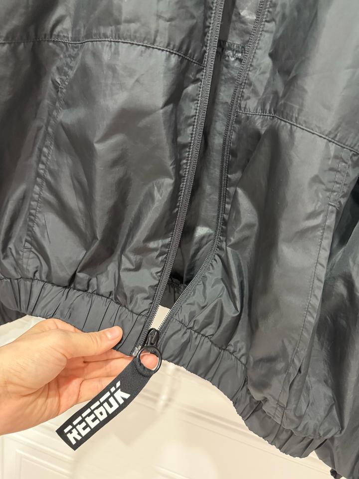 Ветррвка от Reebok