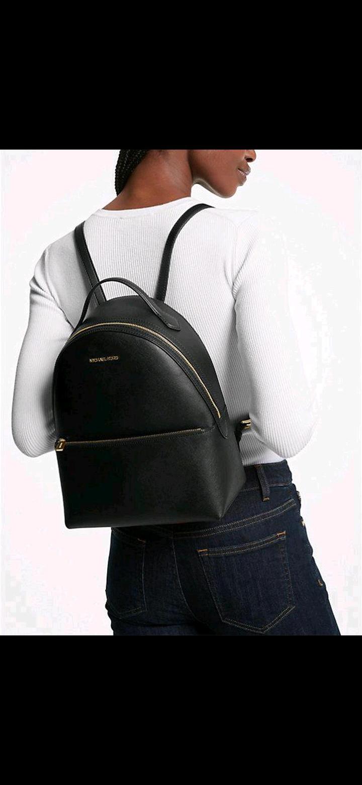 Продам рюкзак Michael kors