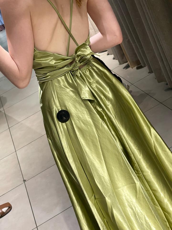 Новое атласное вечернее платье с открытой спиной (S)