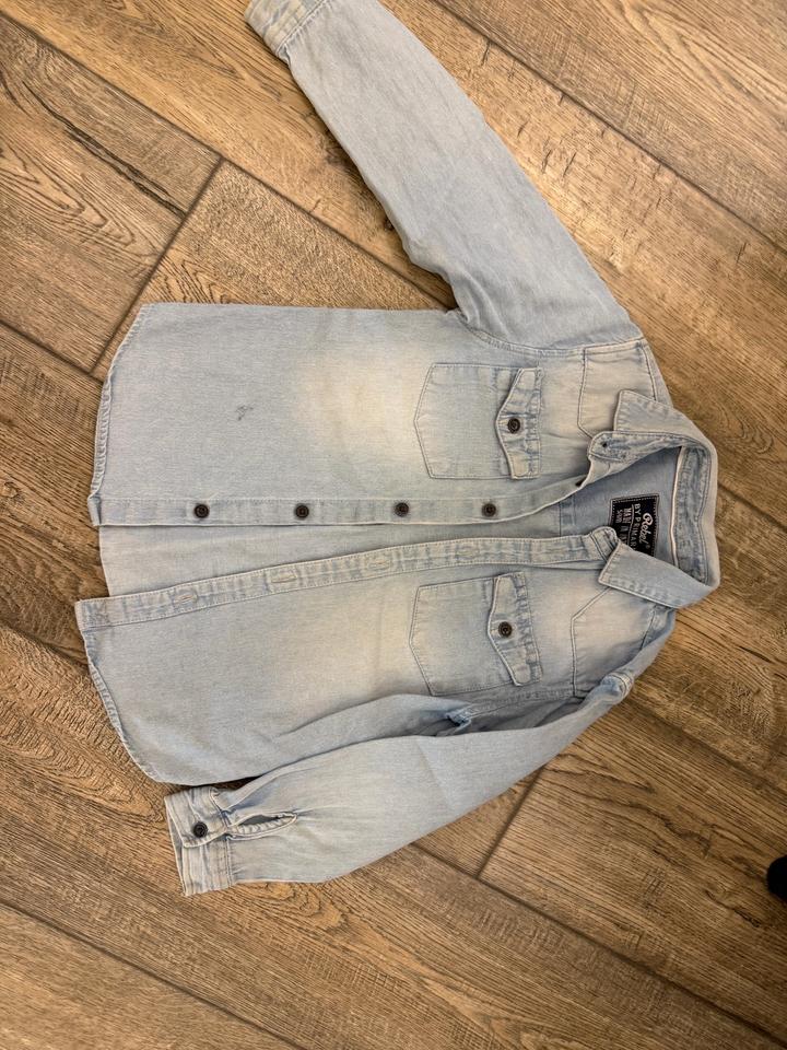 Джинсовая рубашка