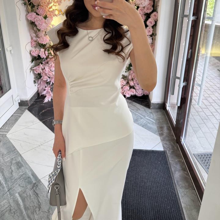 Белое платье