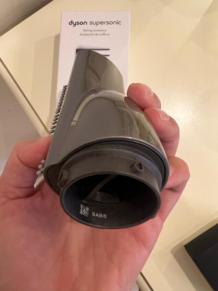 Гребень от Dyson в подарок насадка